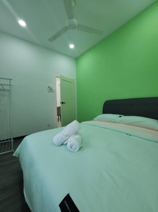 2 Garden Avenue Premium 1000 Rumah percutian
